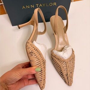 BEAUTIFUL NWT - Ann Taylor Beige Woven Pointed Slingback Heels - Size 11